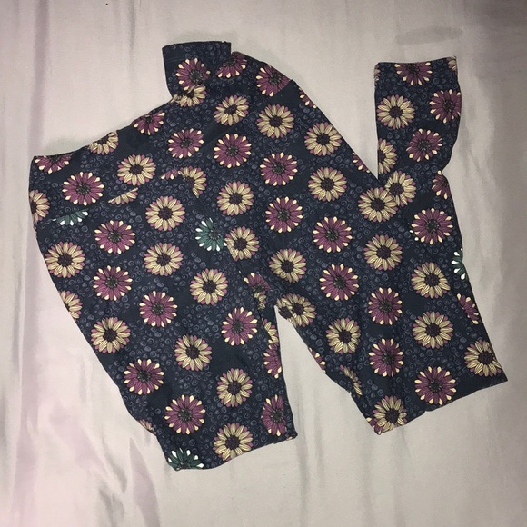 3 Pairs of LulaRoe Leggings - Picture 2 of 4